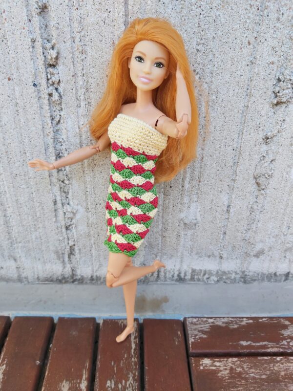 Kolmevärviline kleit Barbie nukule - Image 3