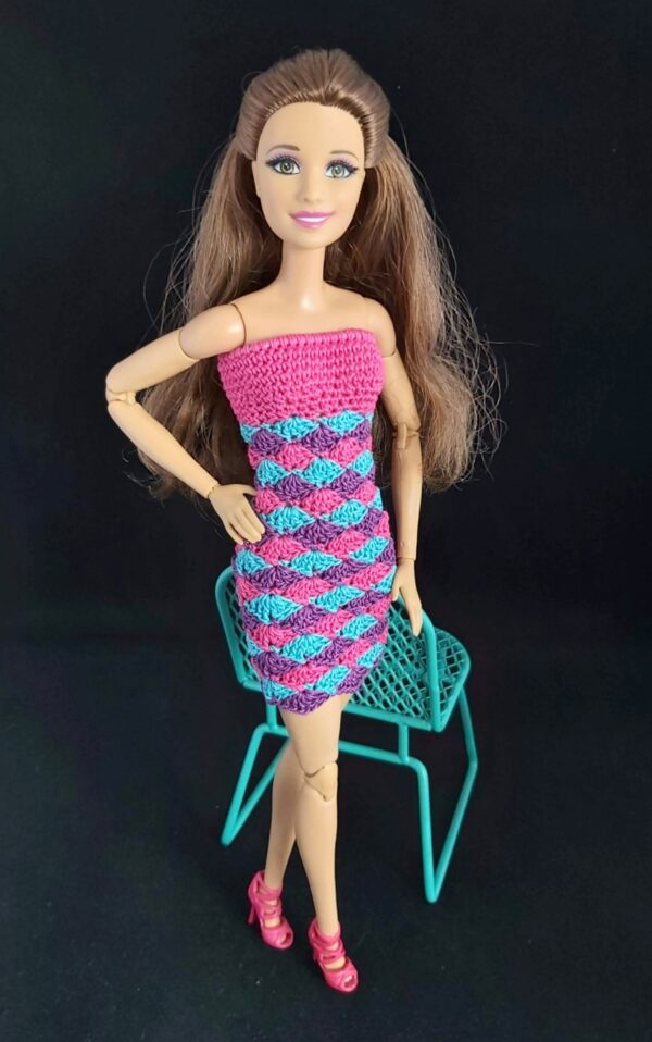 Kolmevärviline kleit Barbie nukule - Image 6