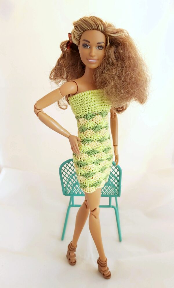 Kolmevärviline kleit Barbie nukule - Image 10