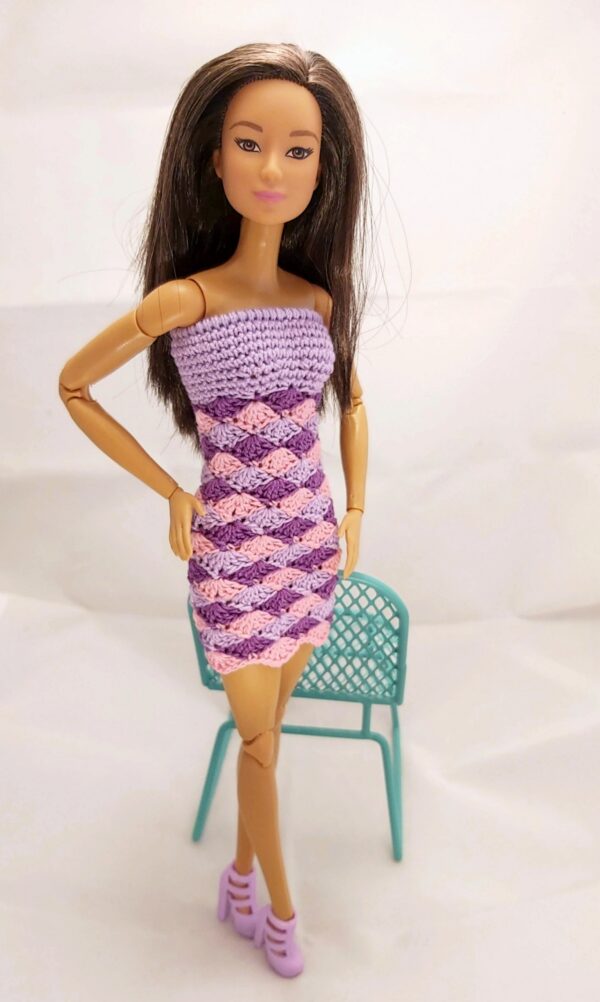 Kolmevärviline kleit Barbie nukule - Image 8