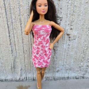Teokarbi mustriga kirju kleit Barbie nukule